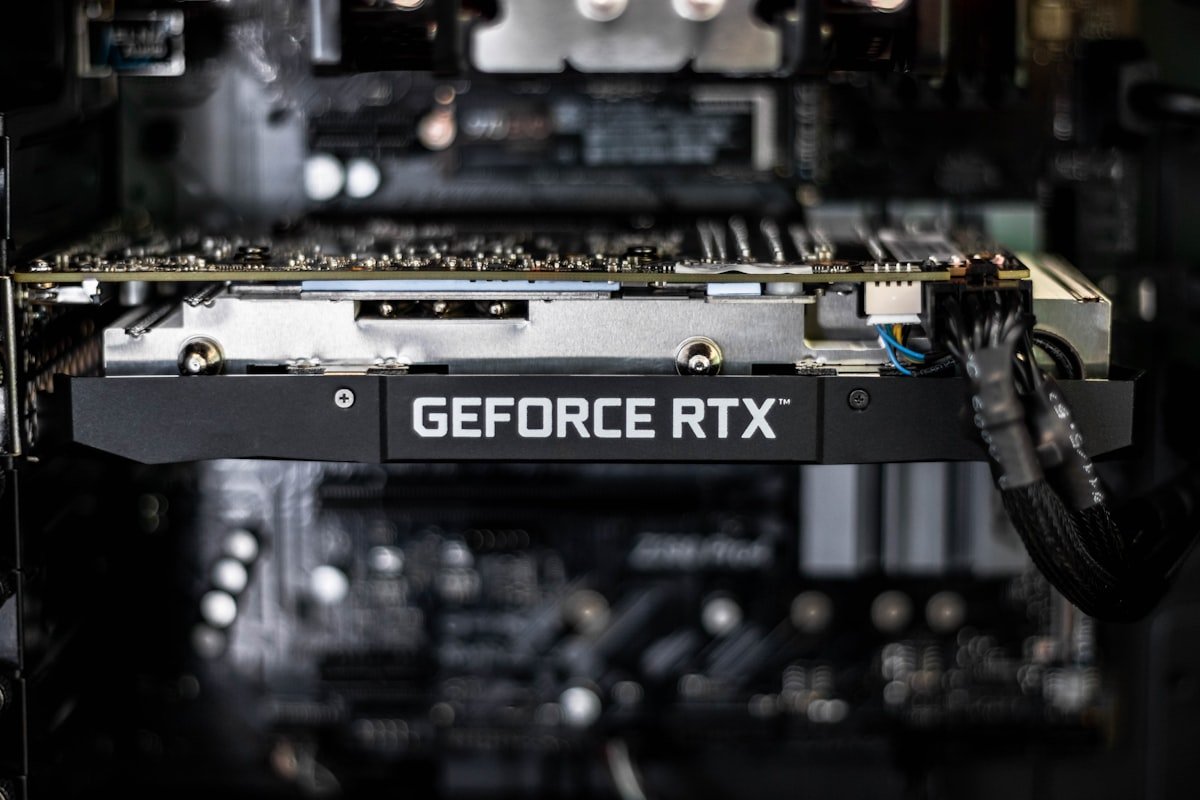 Tarjeta gráfica GeForce RTX en fotografía de enfoque selectivo